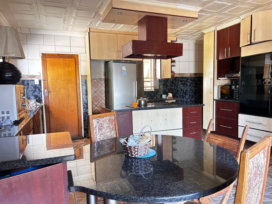 4 Bedroom Property for Sale in Uitsig Free State